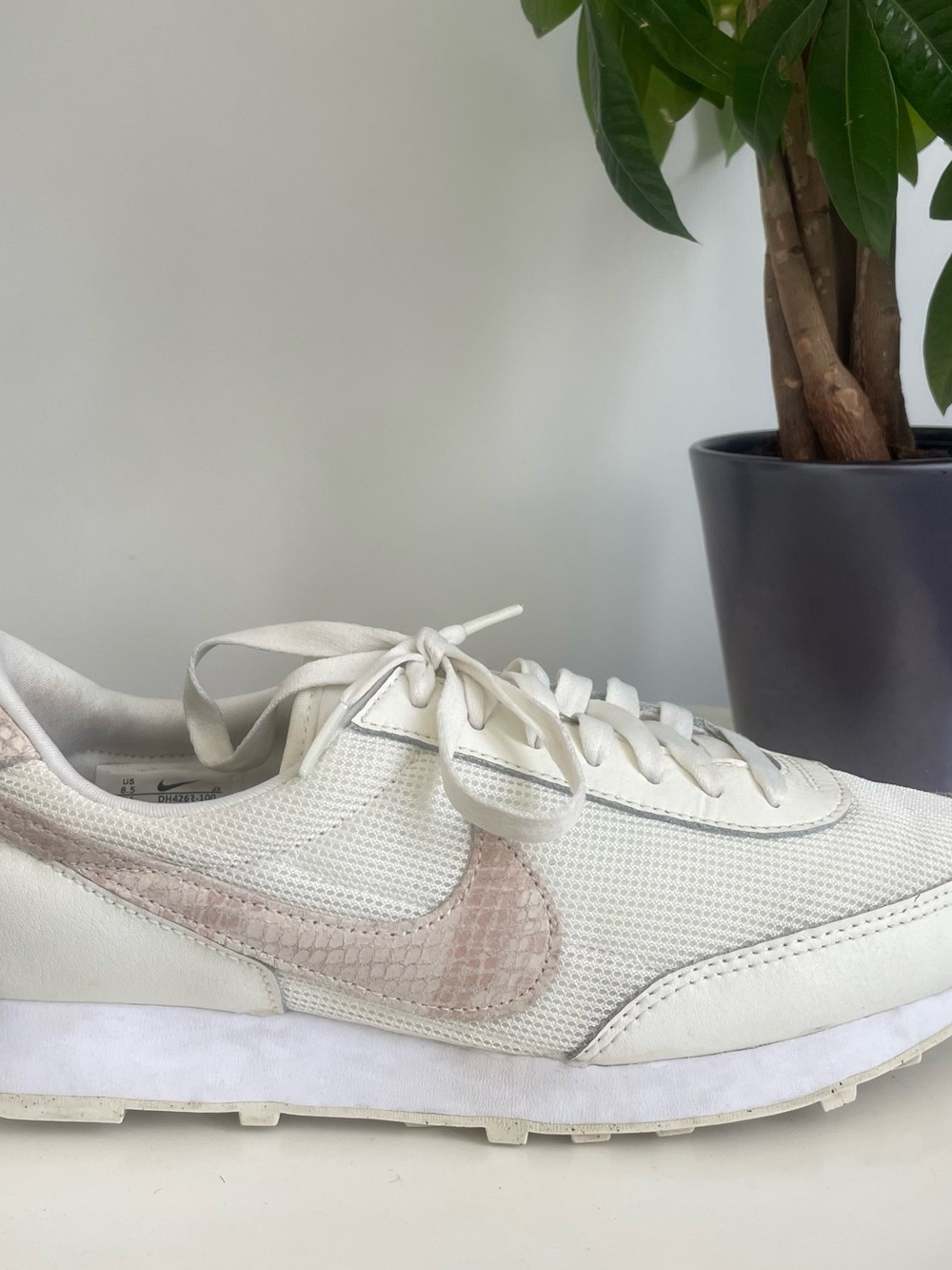 Women Size 8.5 Nike Daybreak Sail Snakeskin Shoes